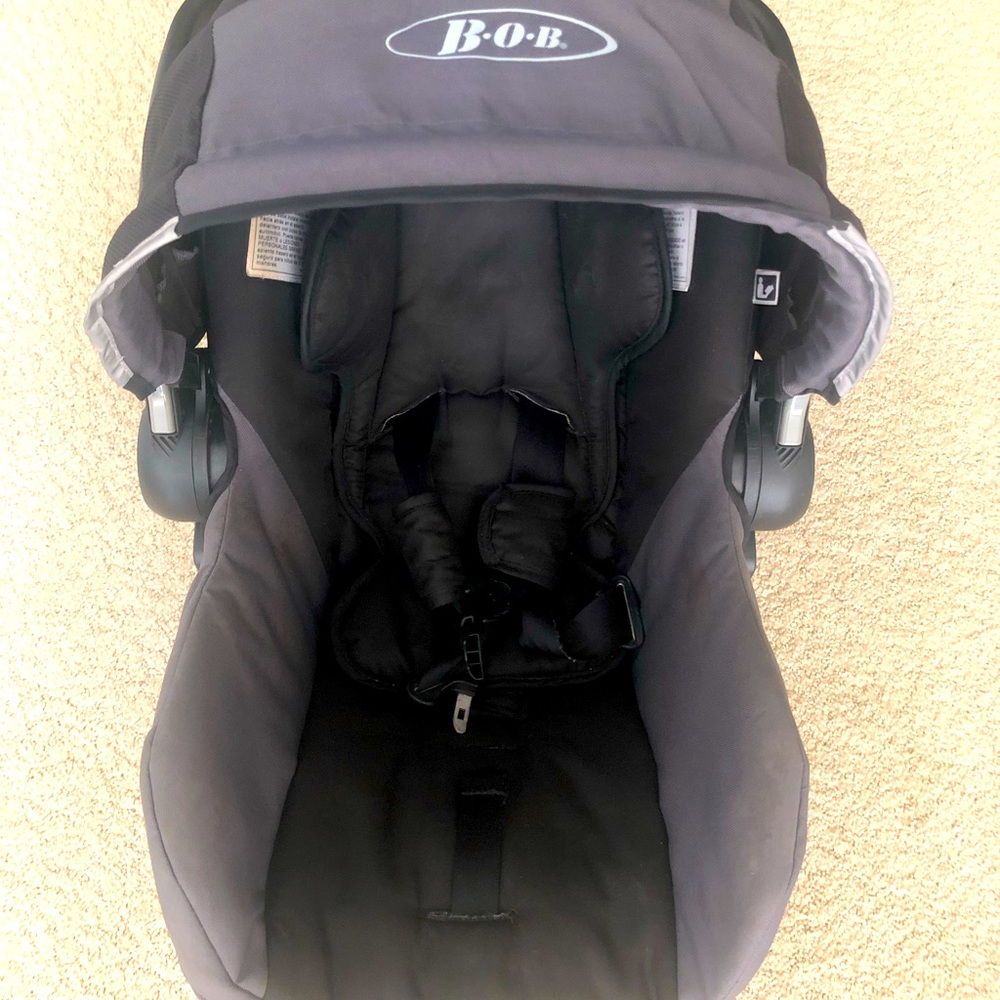 Good, Used Condition! Britax B-Safe, Car Seat w/ 2 Britax Bases! Infant 4-30 lbs